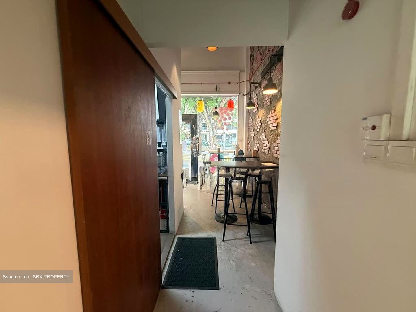 Yio Chu Kang Road (D19), Retail #613699961